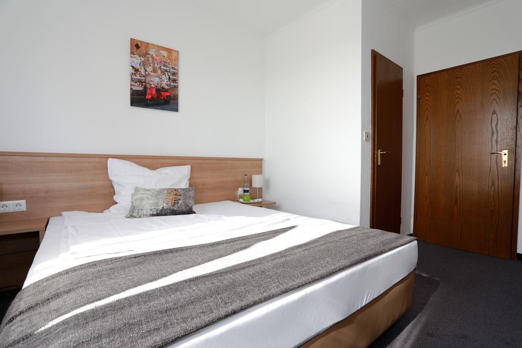 Hotel Zwei&Vierzig Vallendar Exteriör bild