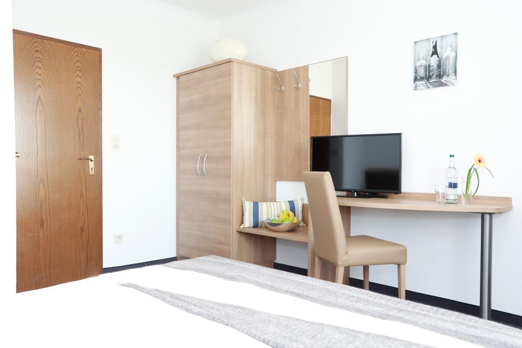 Hotel Zwei&Vierzig Vallendar Exteriör bild