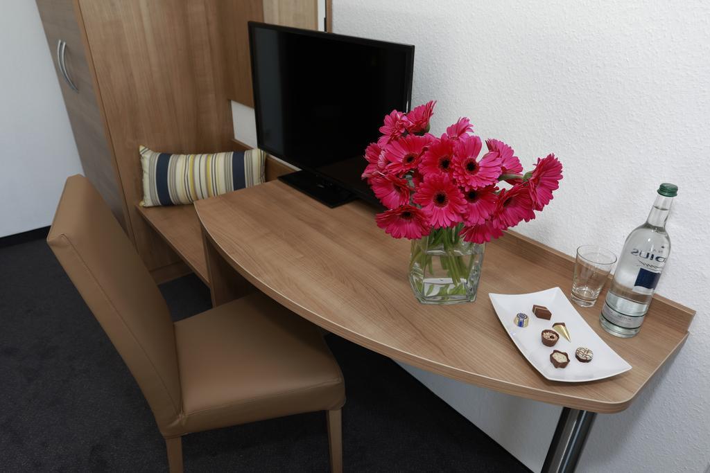 Hotel Zwei&Vierzig Vallendar Exteriör bild